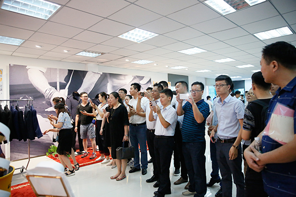 虎豹男裝團(tuán)購(gòu)內(nèi)訓(xùn)會(huì)